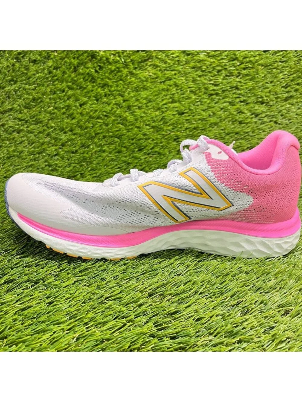 New Balance Fresh Foam 680v7 Womens Size 10D Pink Athletic Running Shoes Sneaker